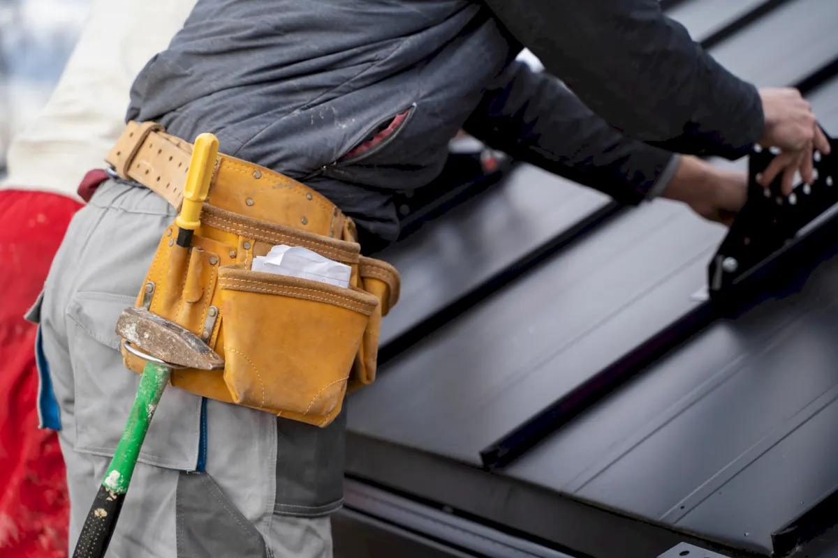 Roof repair service