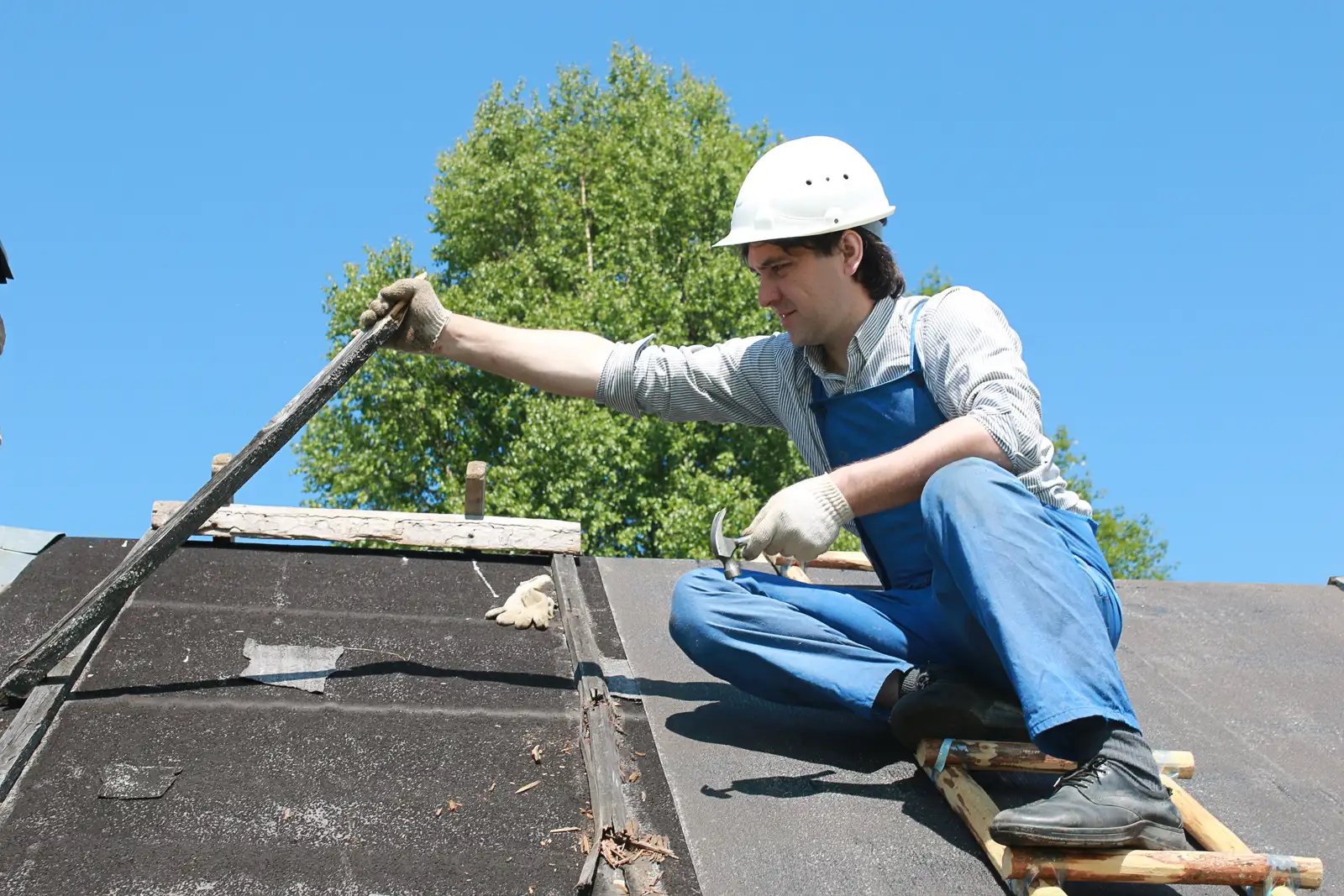 Roof repair service