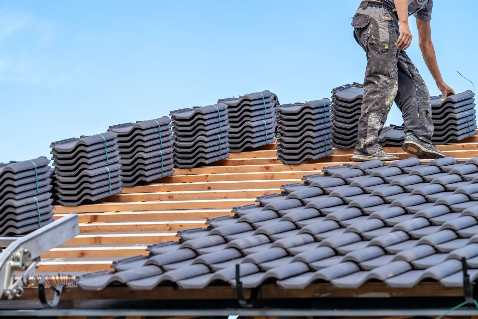 Roof repair service